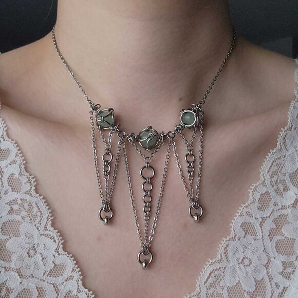 Gothic princess chandelier statement silver necklace with a small silver chain - Picture 4 of 5